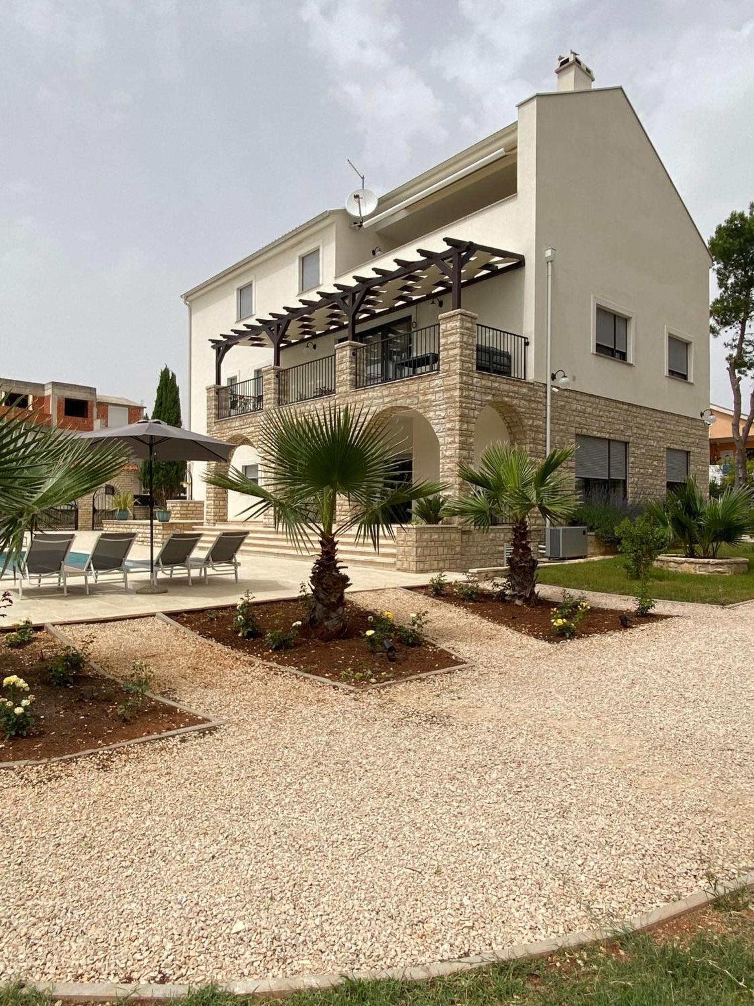 Villa Jalan Врси Экстерьер фото